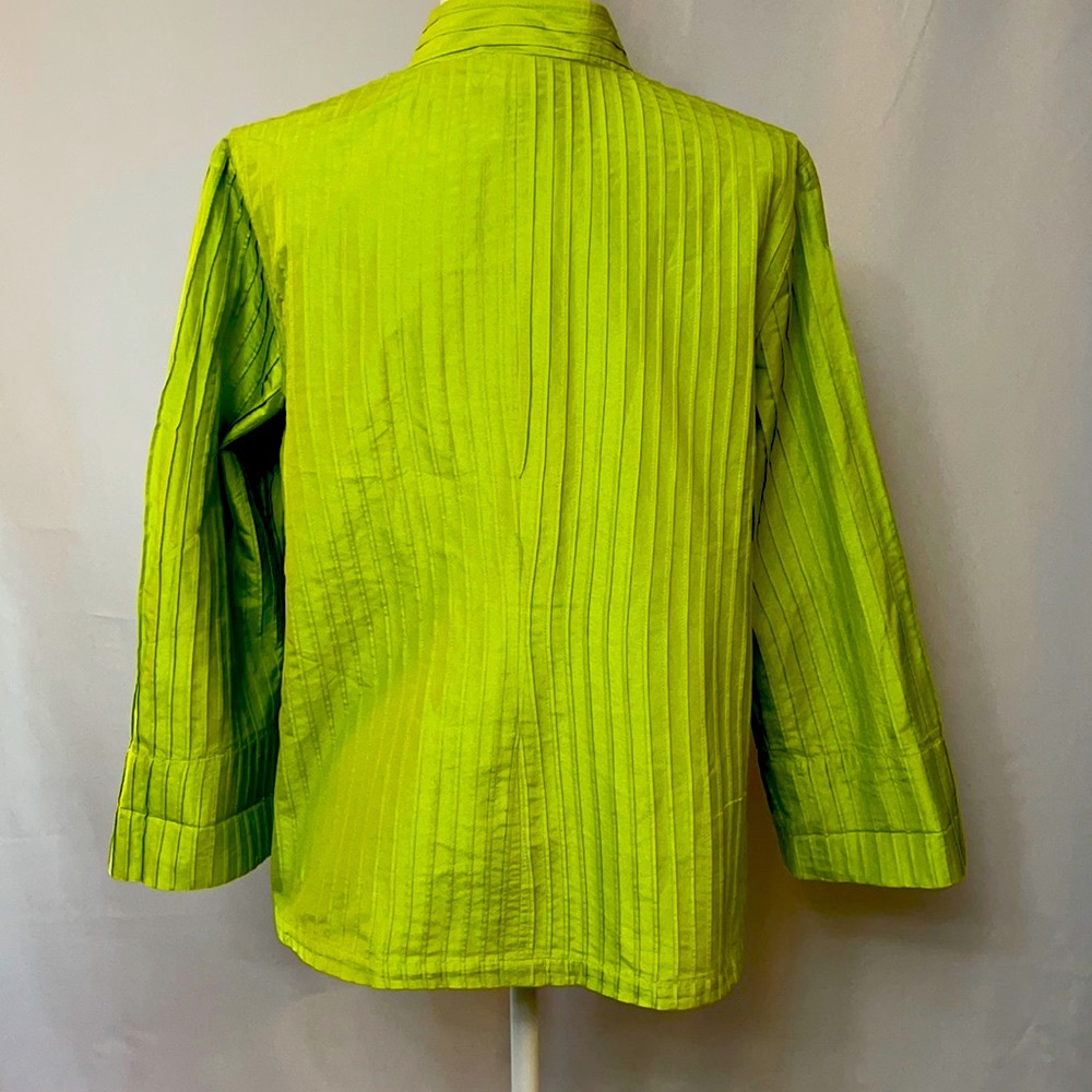 Chico’s Green Pleated Tunic - Picture 2 of 3
